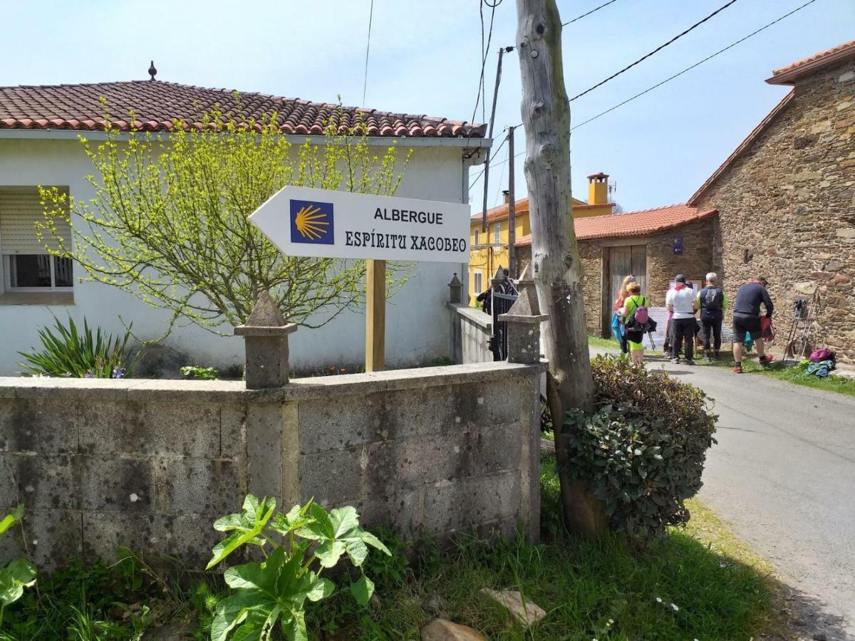 Albergue Espiritu Xacobeo O Pedrouzo Eksteriør billede